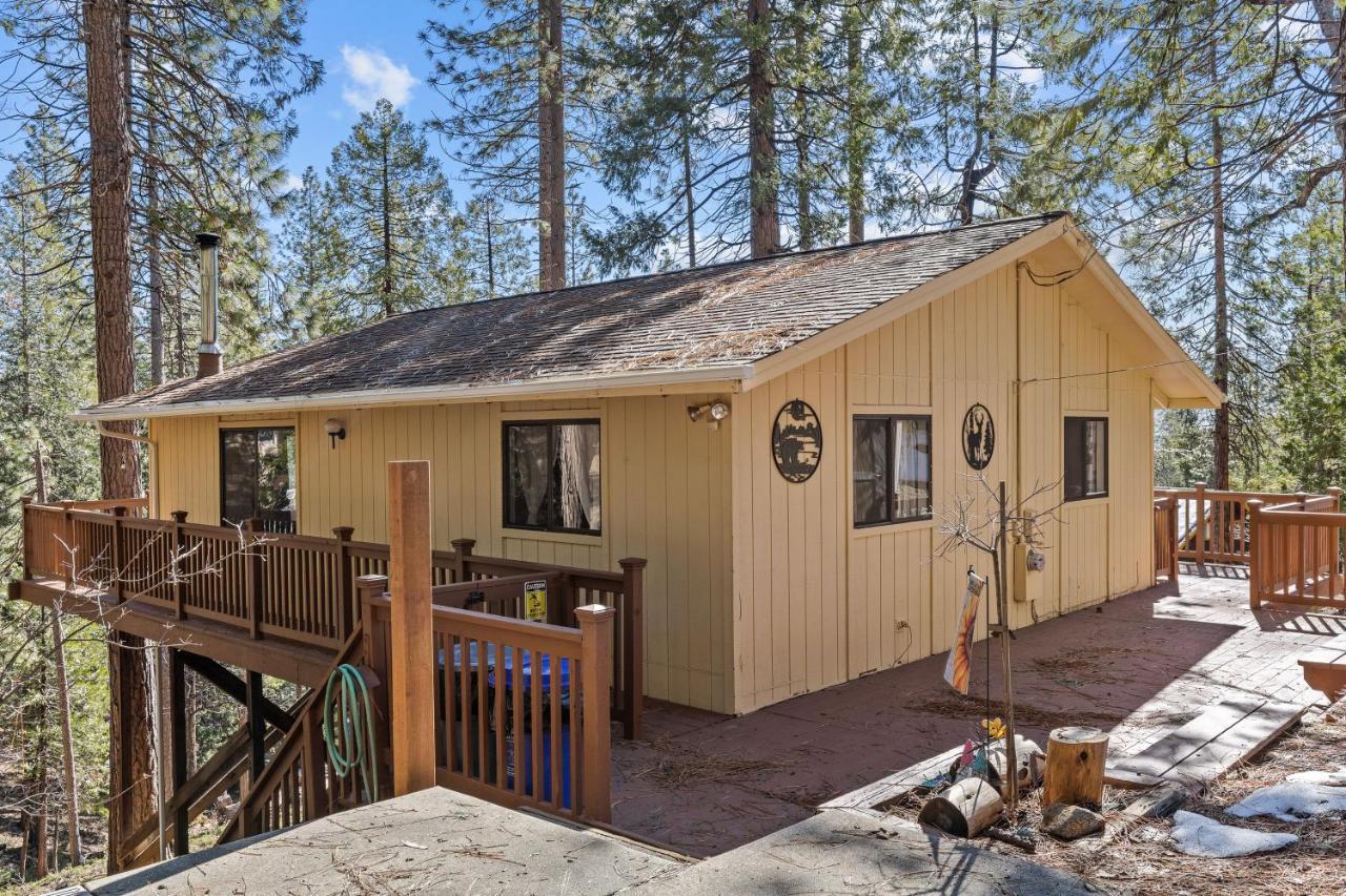 Big Trees, Little Cabin Arnold Luaran gambar
