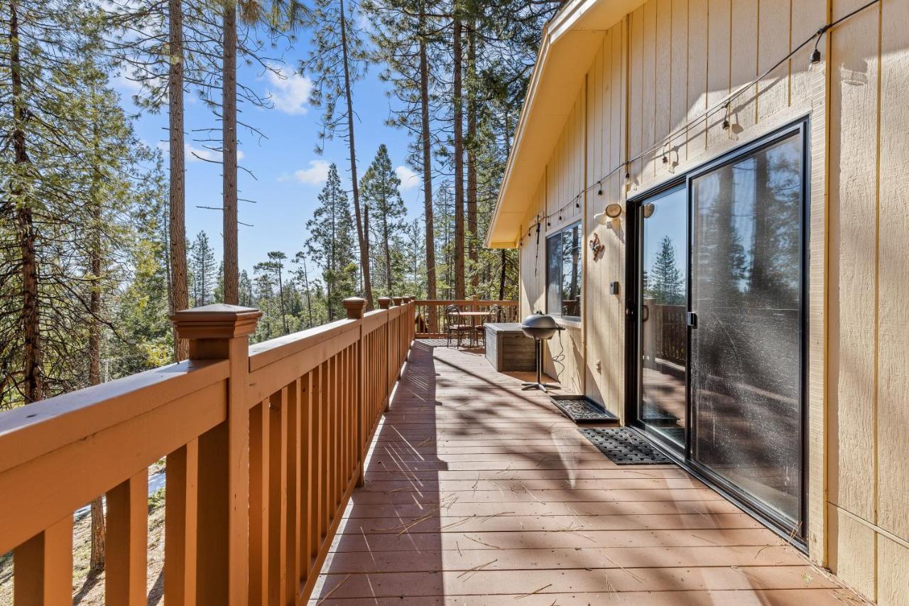 Big Trees, Little Cabin Arnold Luaran gambar